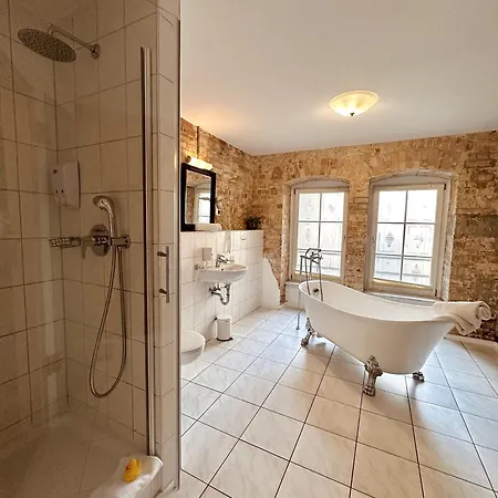 Cinderella Cafe Hotel 3*