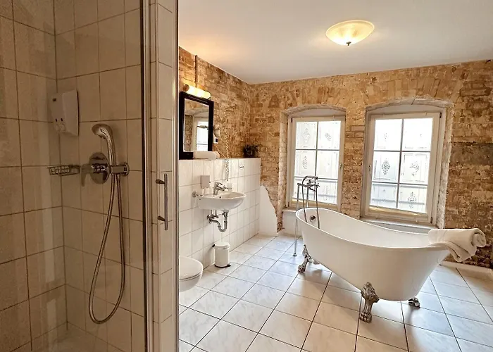 Cinderella Cafe Hotel 3*